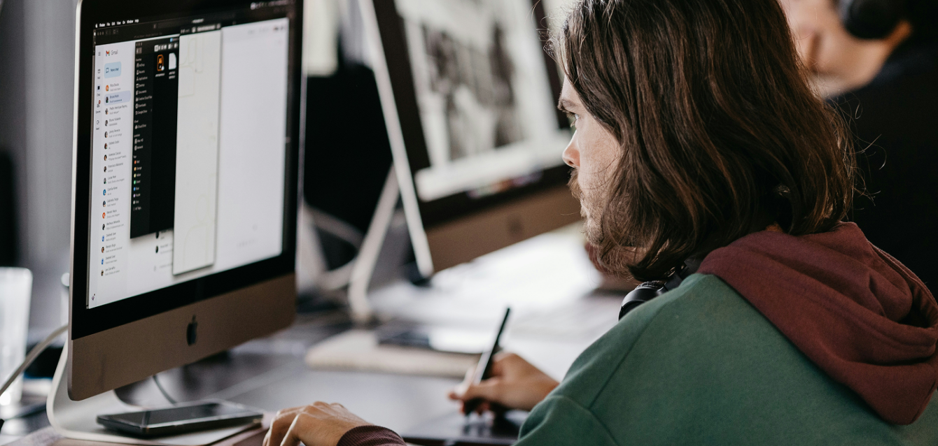 Reinforcement Learning: Optimizing User Experiences in Applied Experience AI